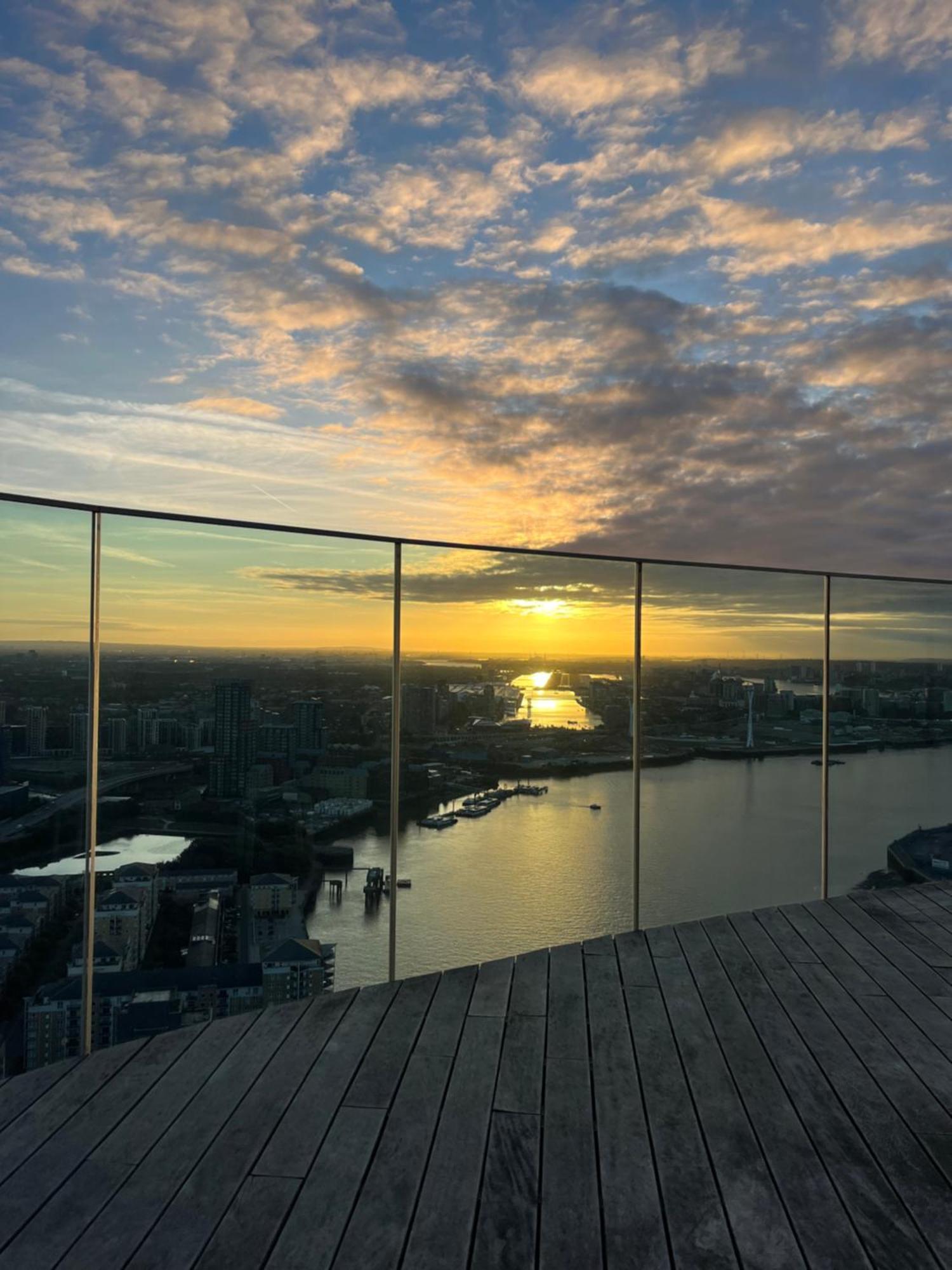 Luxury Modern 2 Bed Flat With Balcony And City View - Canary Wharf City Center Londýn Exteriér fotografie