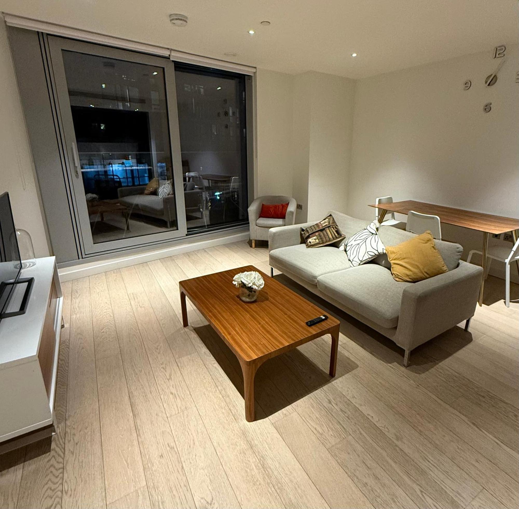 Luxury Modern 2 Bed Flat With Balcony And City View - Canary Wharf City Center Londýn Exteriér fotografie